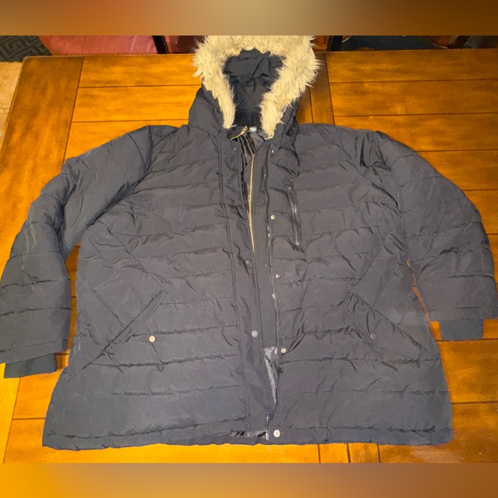 Women's black Puffer Jacket with Faux Fur Trim